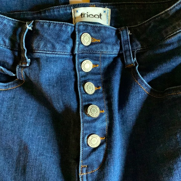 Tricot Button Fly Distressed Hem Jeans - Picture 3 of 9